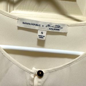 Banana republic white blouse, size small